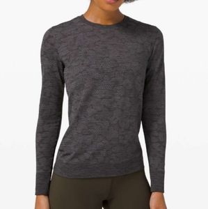 Lululemon Silverescent breeze by long sleeve, Size 8, polar spots titanium/black